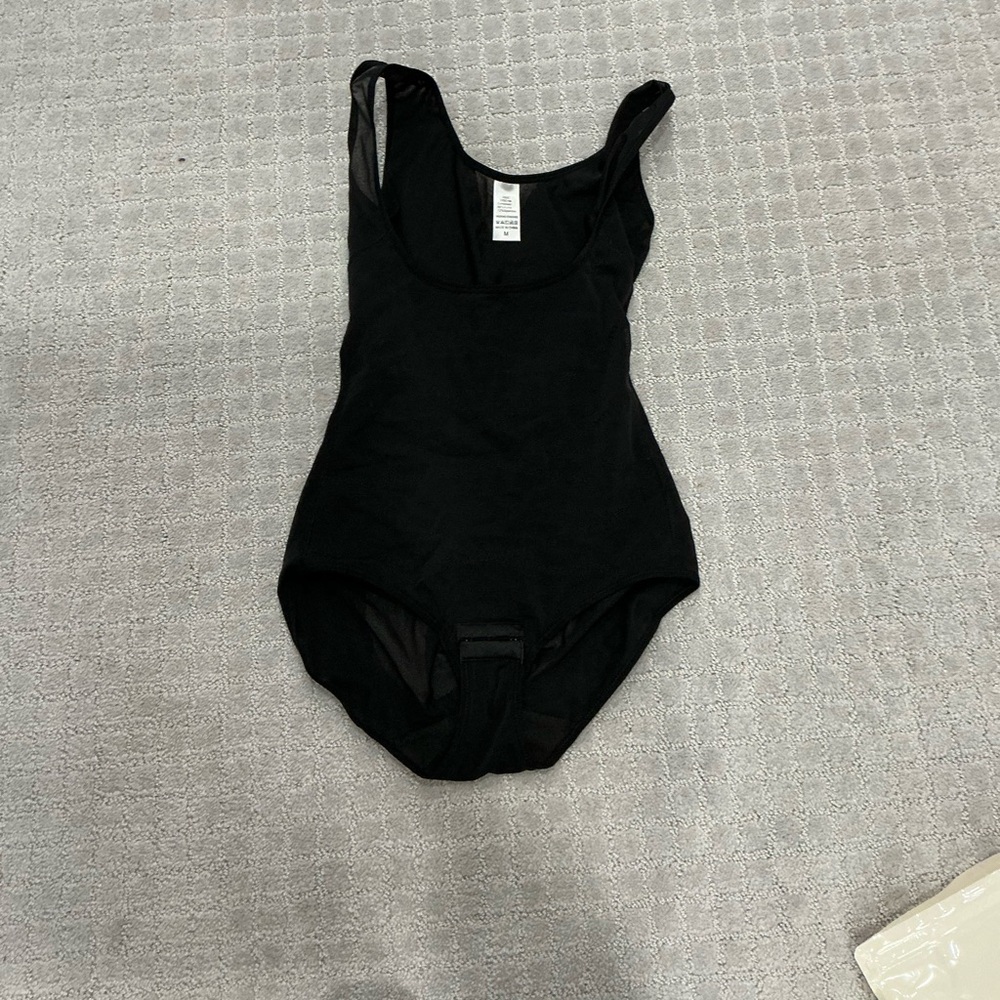 Nebility Women's Shapewear Bodysuit size medium NWOT